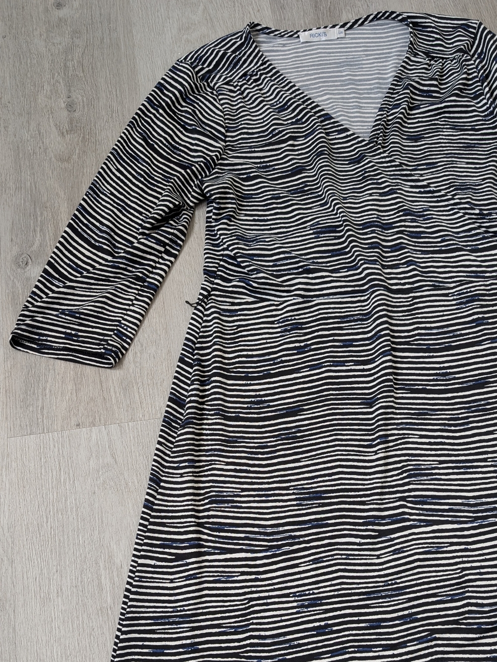 Ricki's Black White Striped V-Neck Stretchy Flowy Casual Midi Dress Size L - Picture 5 of 11